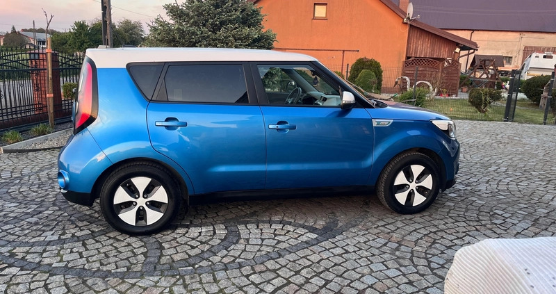 Kia Soul cena 31900 przebieg: 125000, rok produkcji 2015 z Prochowice małe 781